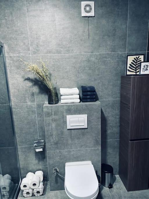 Priam Apartment Приштина Екстер'єр фото