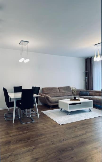 Priam Apartment Приштина Екстер'єр фото