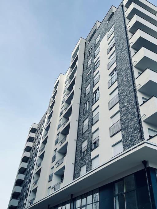 Priam Apartment Приштина Екстер'єр фото