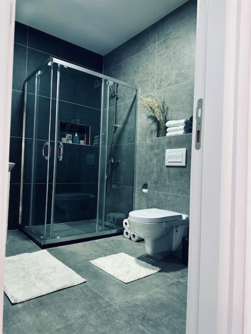 Priam Apartment Приштина Екстер'єр фото