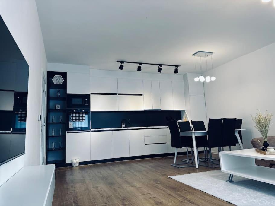 Priam Apartment Приштина Екстер'єр фото